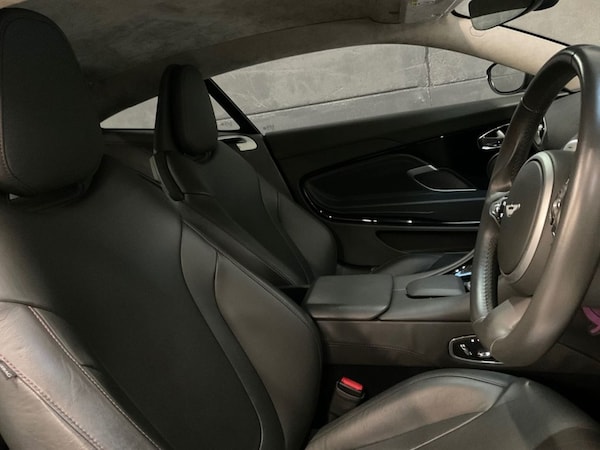 Used Aston Martin DB11 2017 for sale - 74985952: Photo 18