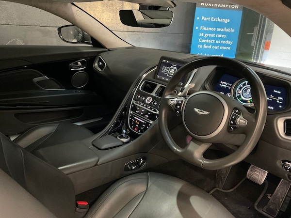 Used Aston Martin DB11 2017 for sale - 74985952: Photo 20