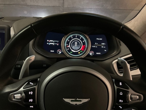 Used Aston Martin DB11 2017 for sale - 74985952: Photo 26