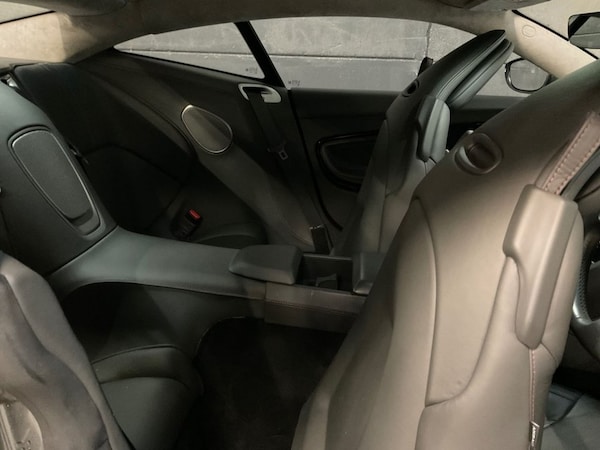 Used Aston Martin DB11 2017 for sale - 74985952: Photo 40