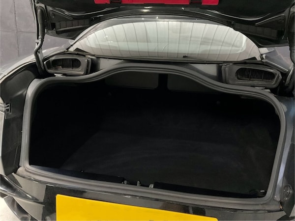 Used Aston Martin DB11 2017 for sale - 74985952: Photo 45