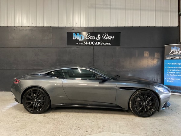 Used Aston Martin DB11 2017 for sale - 74985952: Photo 6