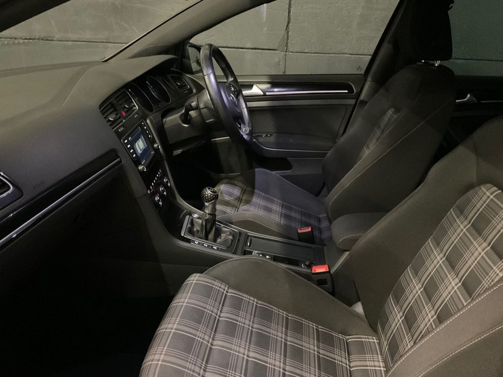 Used Volkswagen Golf 2016 for sale - 77636803: Photo 33