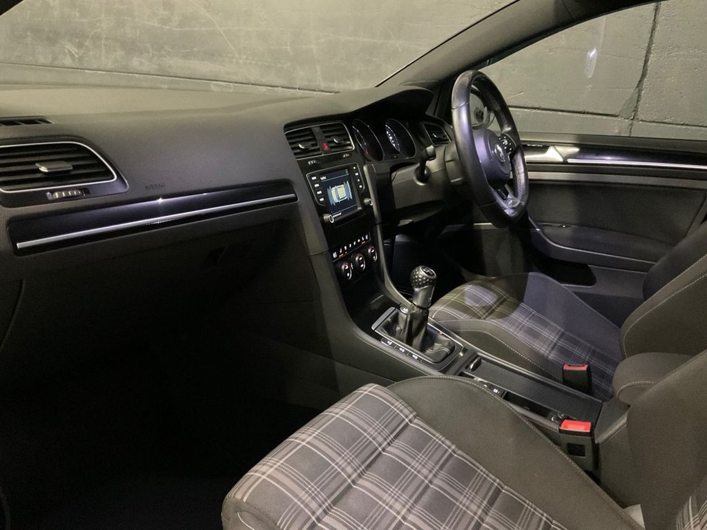 Used Volkswagen Golf 2016 for sale - 77636803: Photo 34