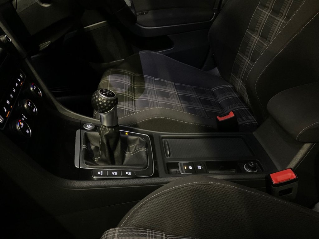 Used Volkswagen Golf 2016 for sale - 77636803: Photo 36