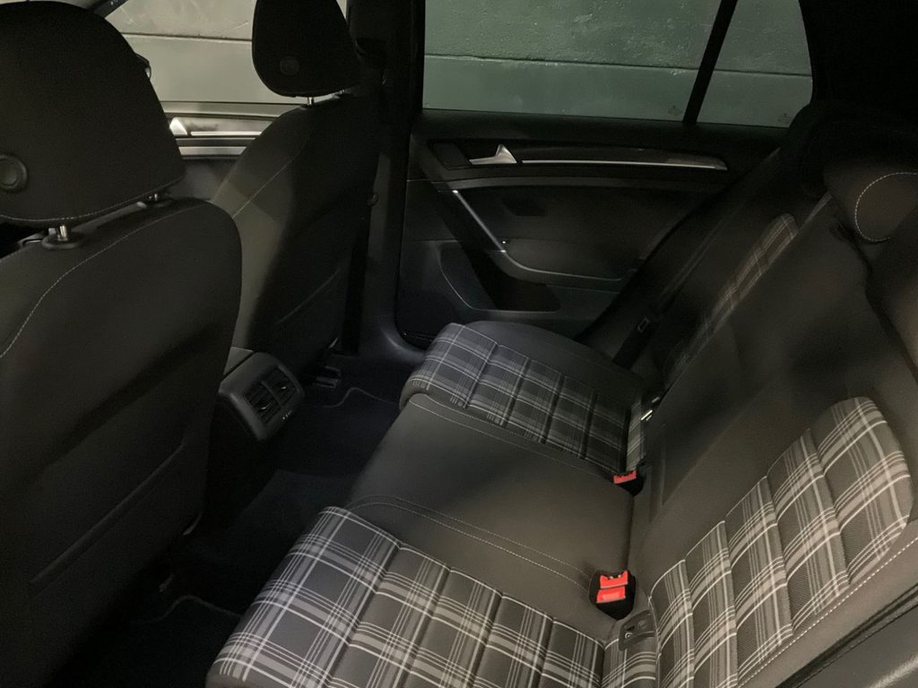 Used Volkswagen Golf 2016 for sale - 77636803: Photo 40