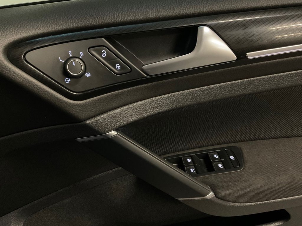 Used Volkswagen Golf 2016 for sale - 77636803: Photo 44