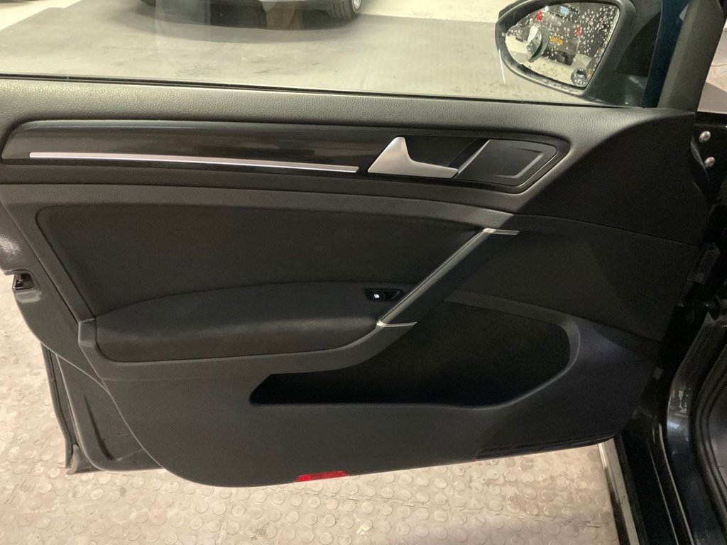 Used Volkswagen Golf 2016 for sale - 77636803: Photo 47