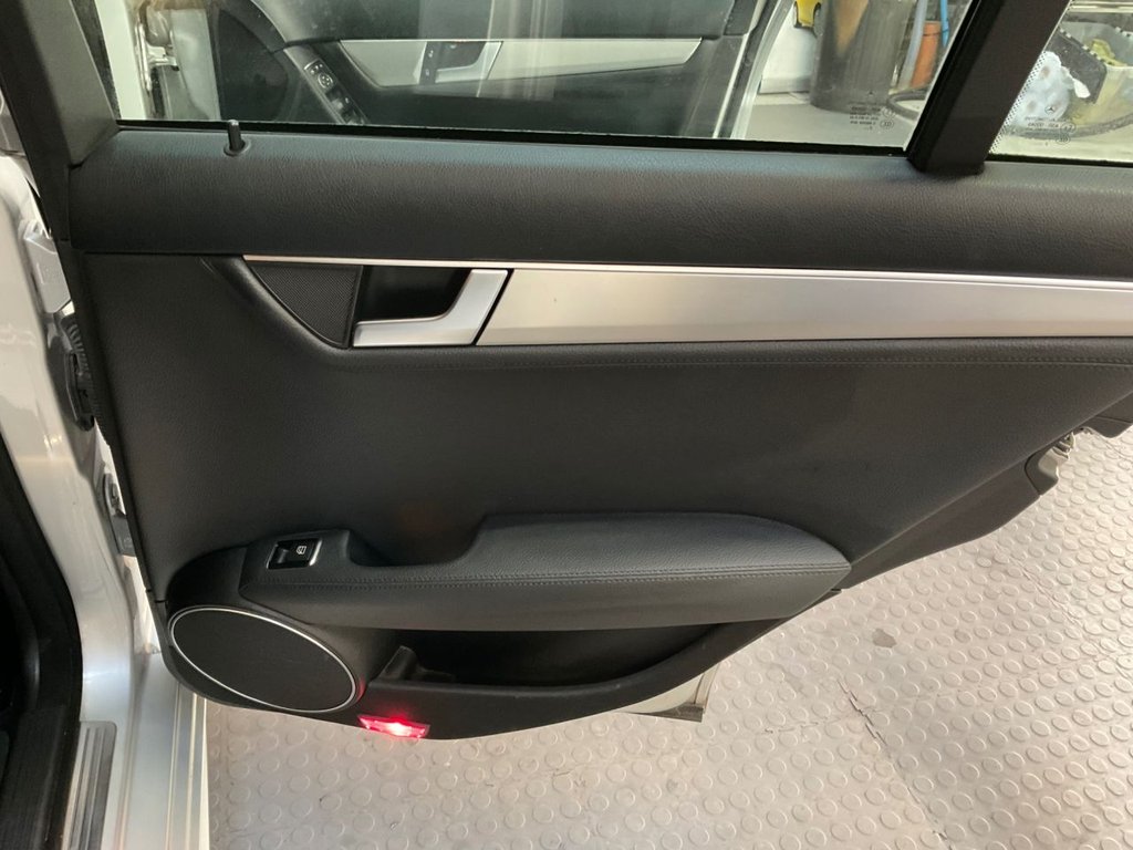 Used Mercedes-Benz C Class 2012 for sale - 77007334: Photo 46