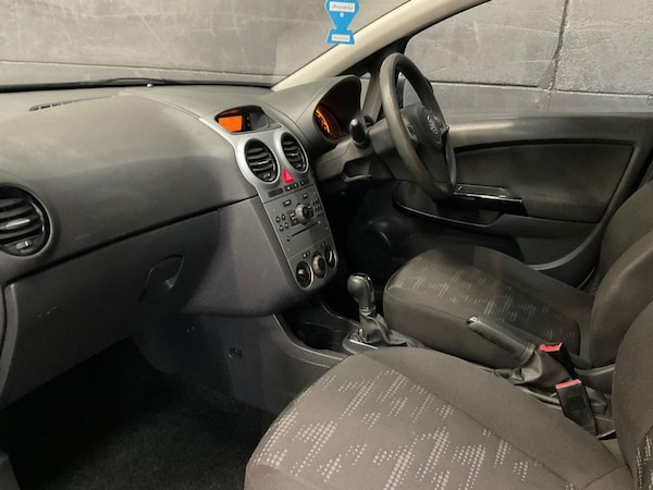 Used Vauxhall Corsa 2011 for sale - 76235564: Photo 24