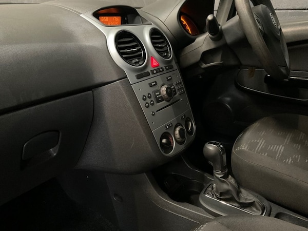 Used Vauxhall Corsa 2011 for sale - 76235564: Photo 25