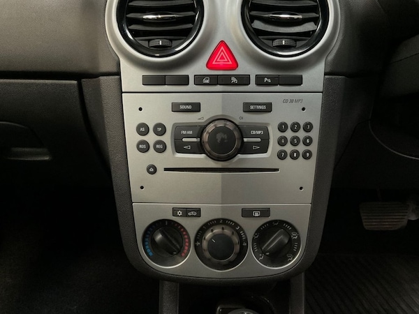 Used Vauxhall Corsa 2011 for sale - 76235564: Photo 29