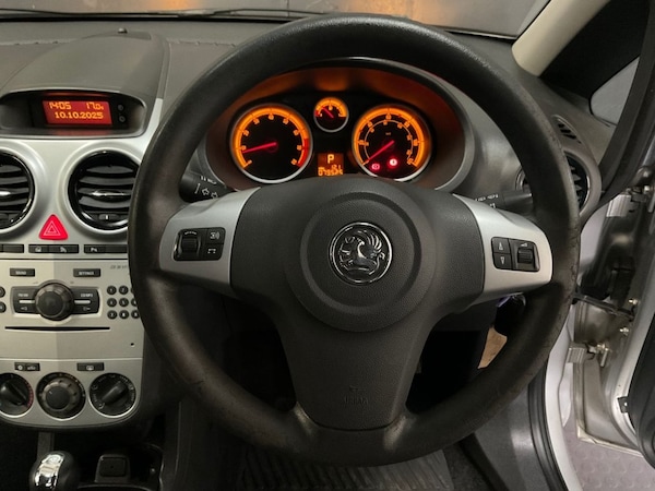 Used Vauxhall Corsa 2011 for sale - 76235564: Photo 31