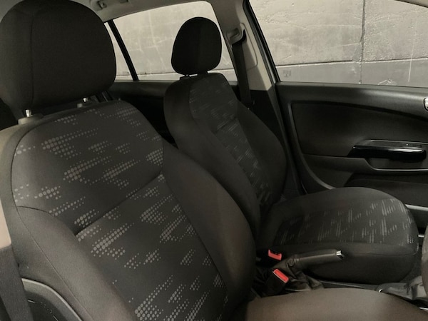 Used Vauxhall Corsa 2011 for sale - 76235564: Photo 32