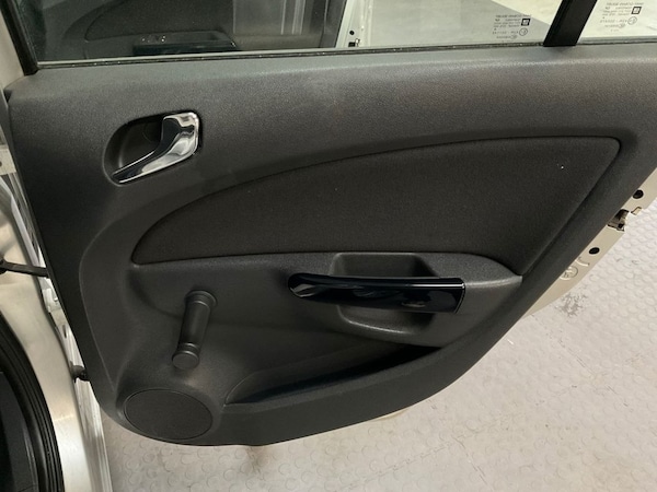 Used Vauxhall Corsa 2011 for sale - 76235564: Photo 44