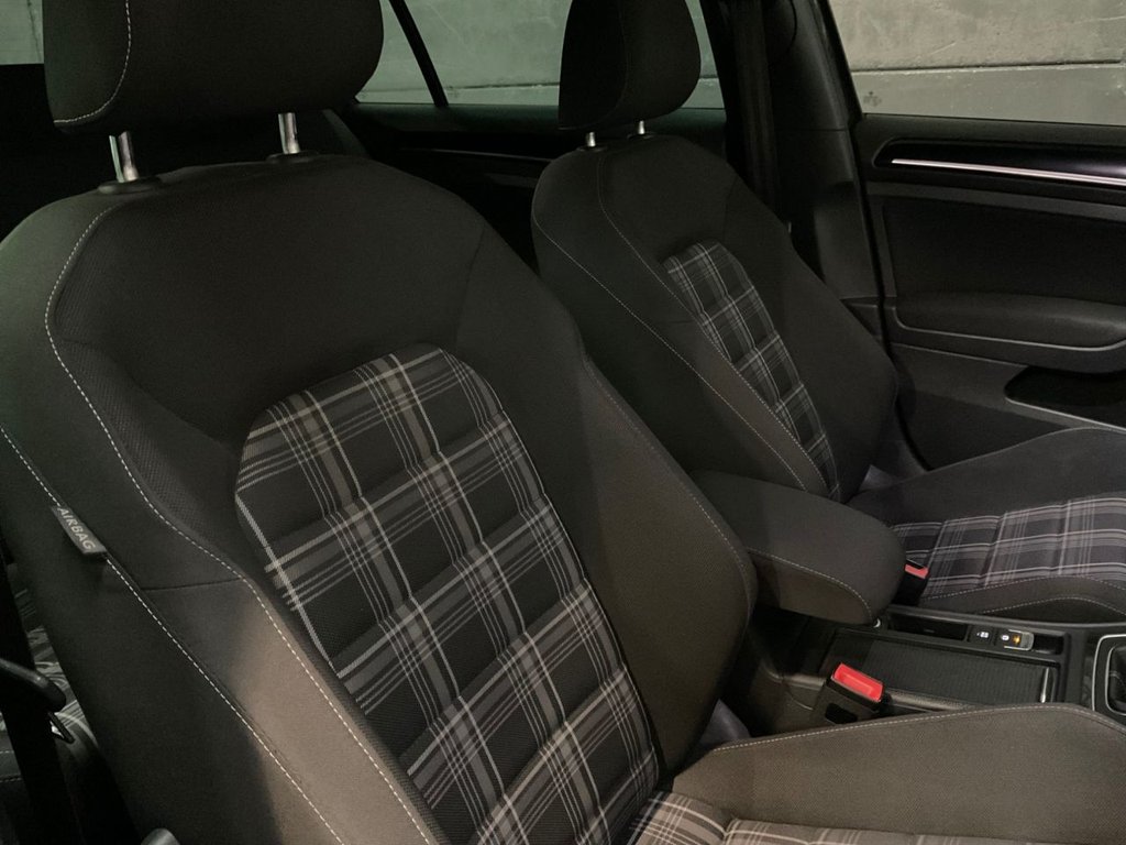 Used Volkswagen Golf 2017 for sale - 76591075: Photo 26