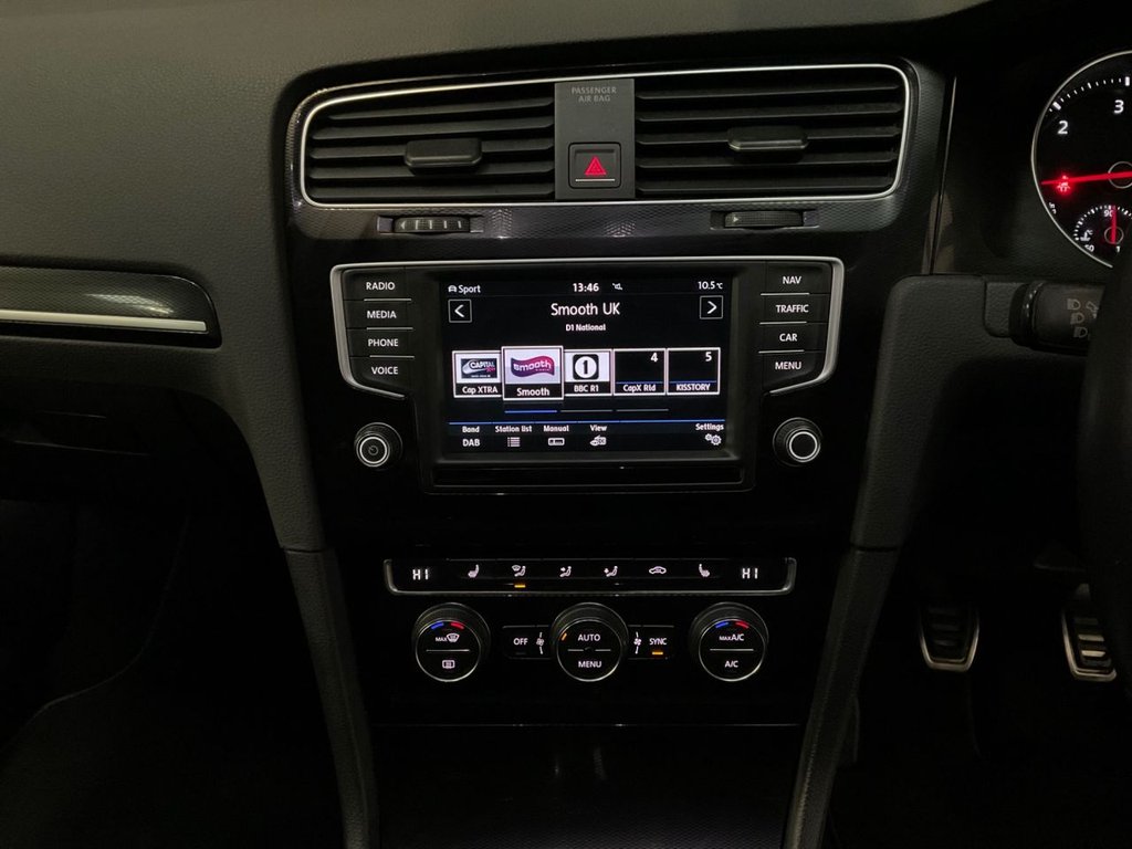 Used Volkswagen Golf 2017 for sale - 76591075: Photo 32