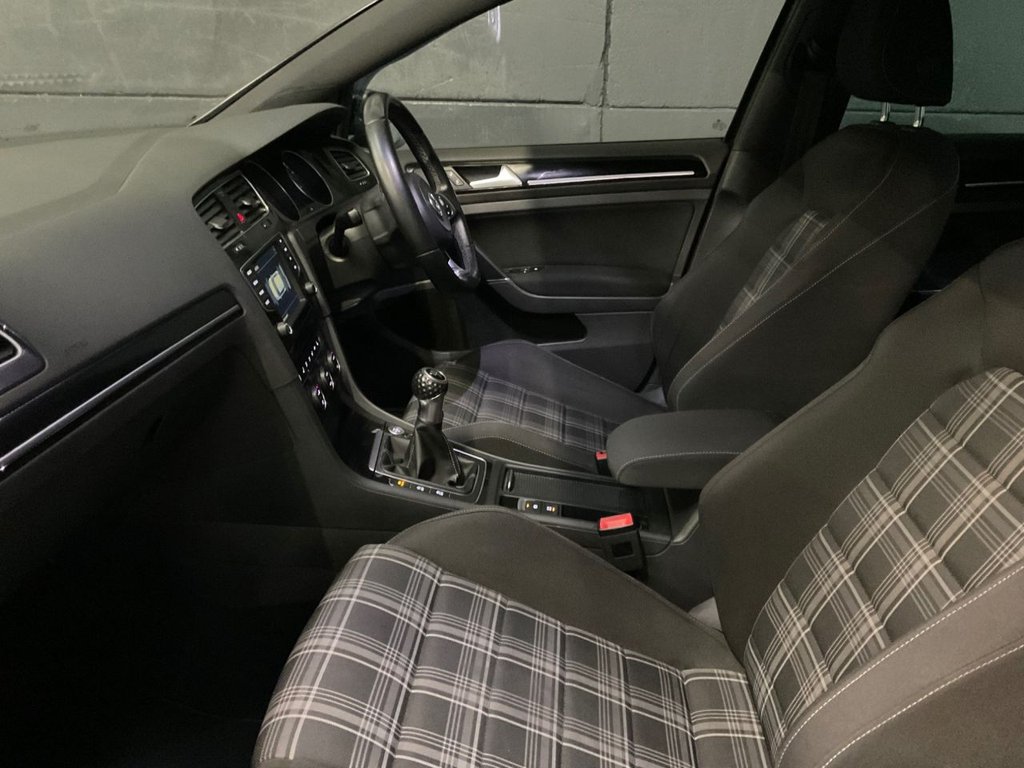 Used Volkswagen Golf 2017 for sale - 76591075: Photo 36