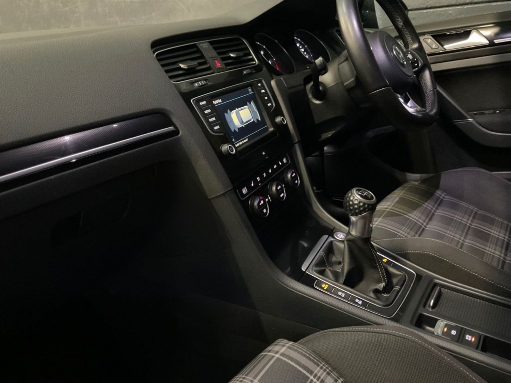 Used Volkswagen Golf 2017 for sale - 76591075: Photo 39