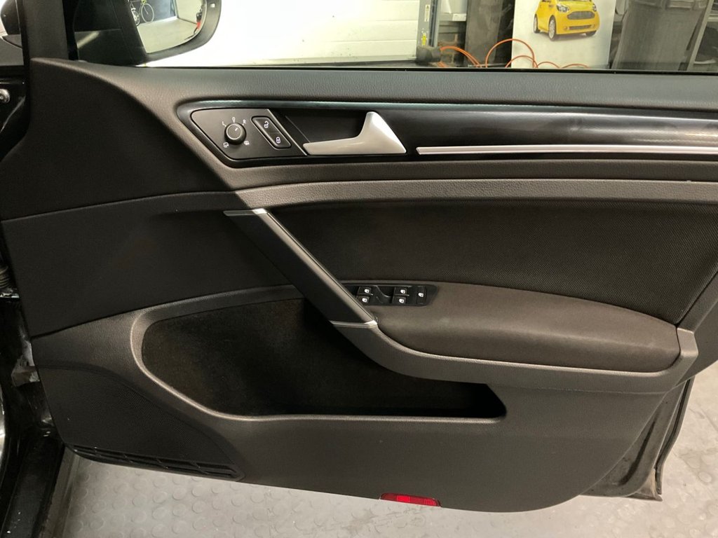 Used Volkswagen Golf 2017 for sale - 76591075: Photo 47