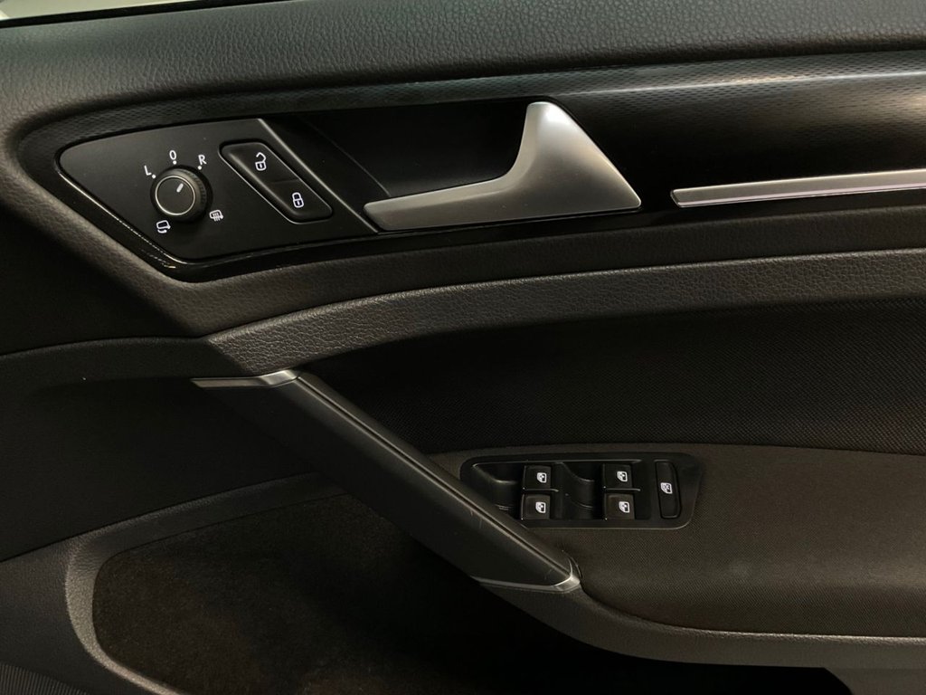 Used Volkswagen Golf 2017 for sale - 76591075: Photo 48