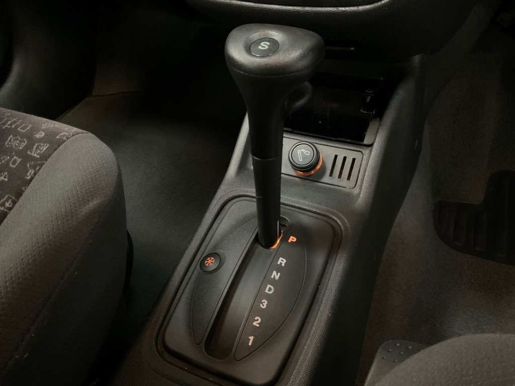 Used Vauxhall Corsa 2002 for sale - 78153862: Photo 17