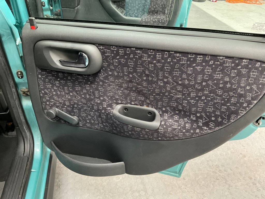 Used Vauxhall Corsa 2002 for sale - 78153862: Photo 31