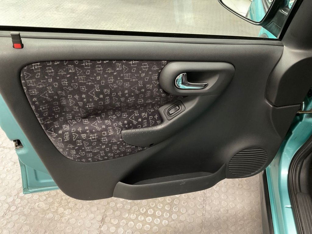 Used Vauxhall Corsa 2002 for sale - 78153862: Photo 32