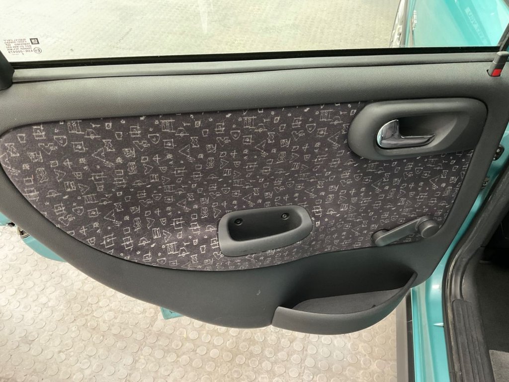 Used Vauxhall Corsa 2002 for sale - 78153862: Photo 33