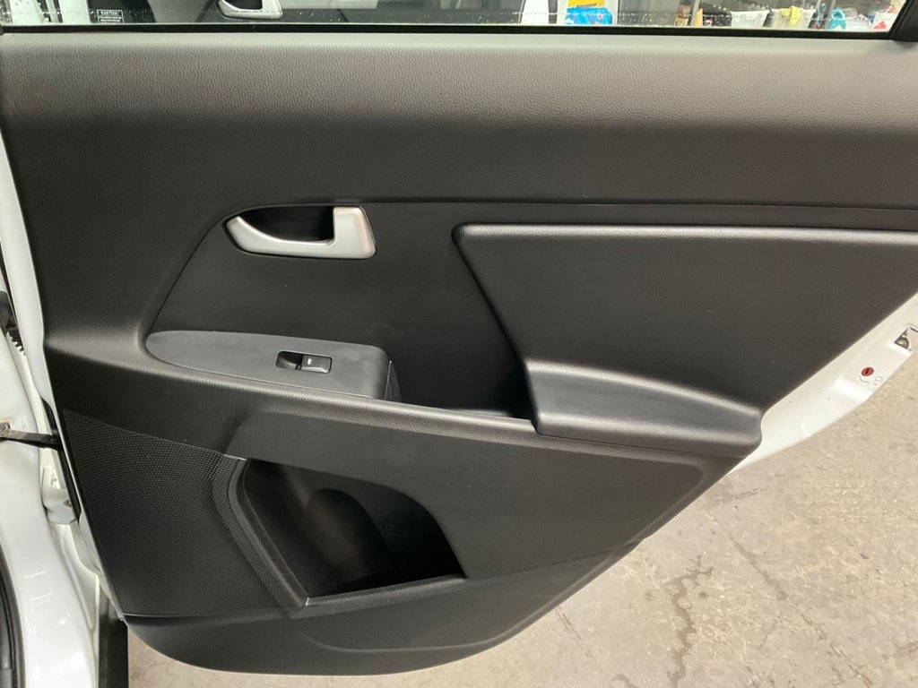 Used Kia Sportage 2011 for sale - 78044236: Photo 32