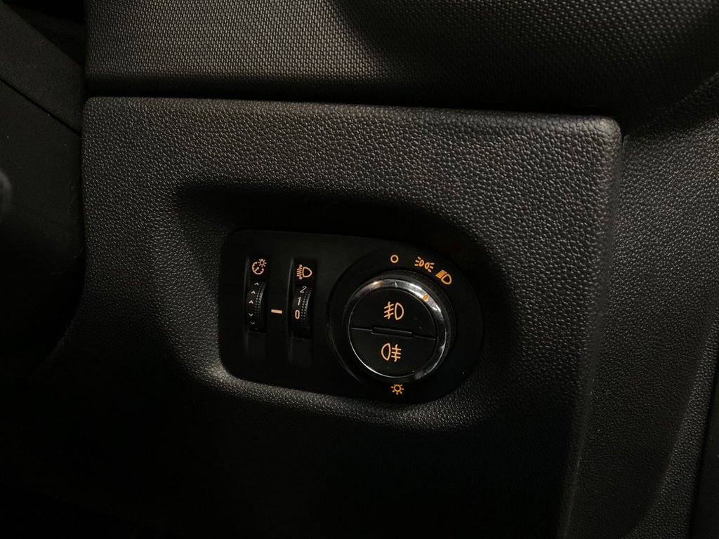 Used Vauxhall Corsa 2011 for sale - 77302170: Photo 39