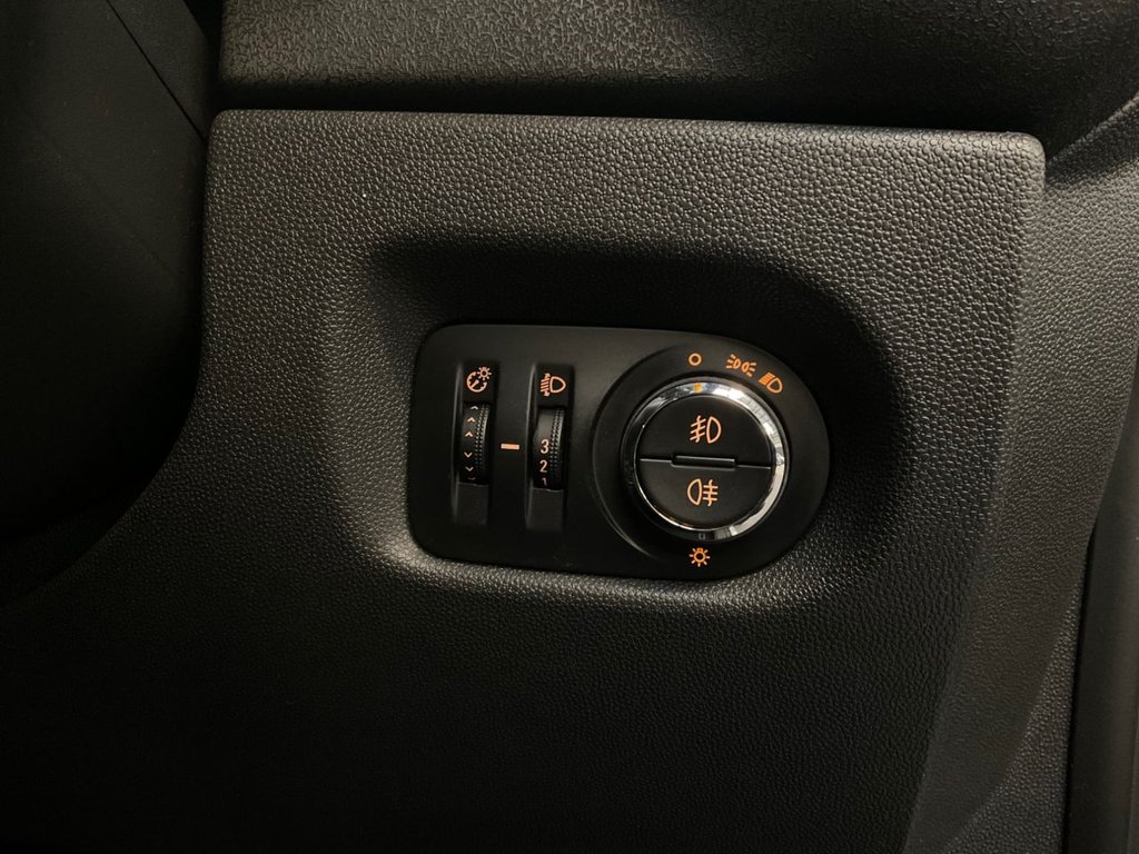 Used Vauxhall Corsa 2011 for sale - 76725051: Photo 10