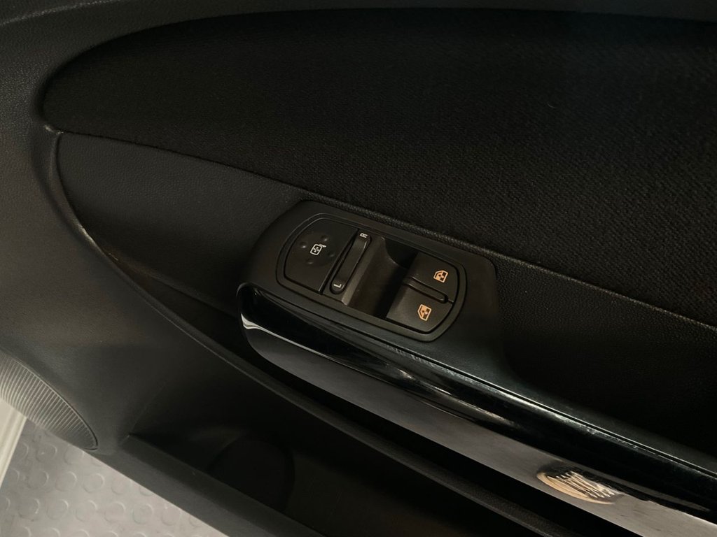 Used Vauxhall Corsa 2011 for sale - 76725051: Photo 12