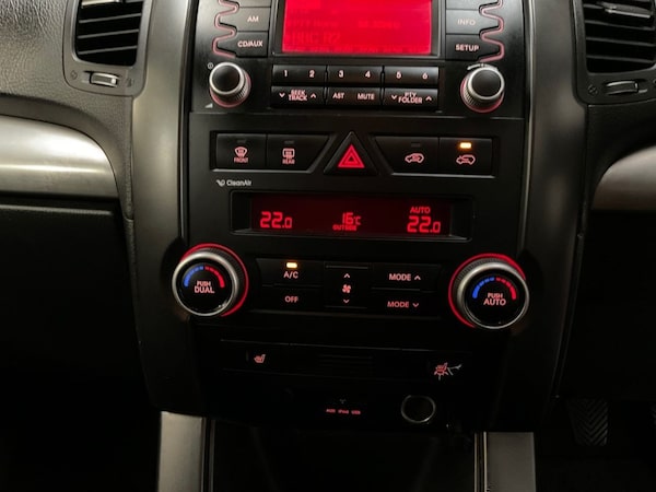 Used Kia Sorento 2010 for sale - 76185061: Photo 28