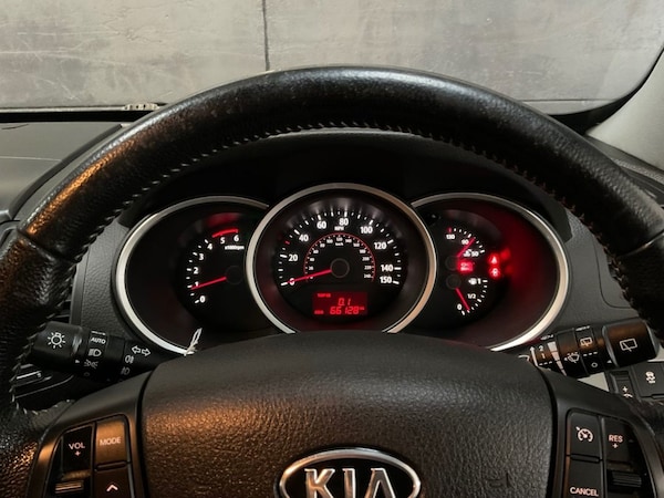Used Kia Sorento 2010 for sale - 76185061: Photo 47