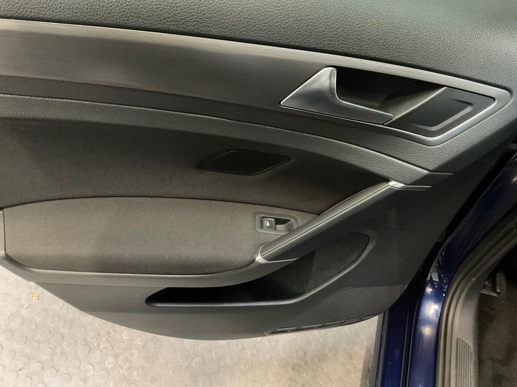 Used Volkswagen Golf 2019 for sale - 76840926: Photo 25