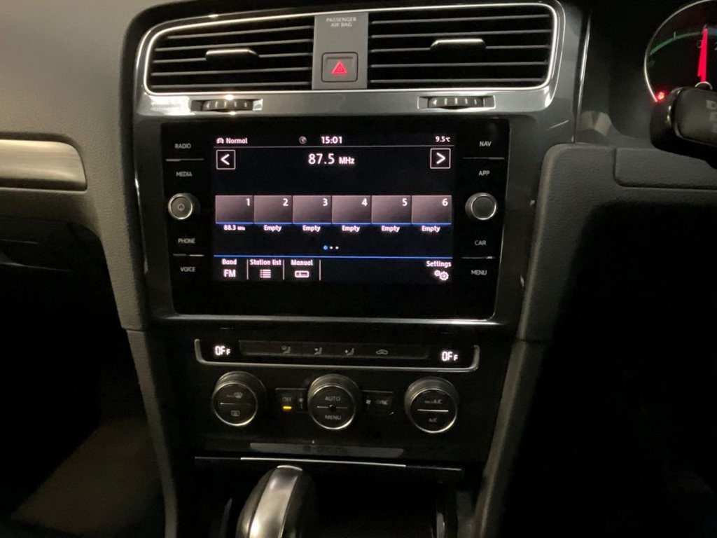 Used Volkswagen Golf 2019 for sale - 76840926: Photo 31