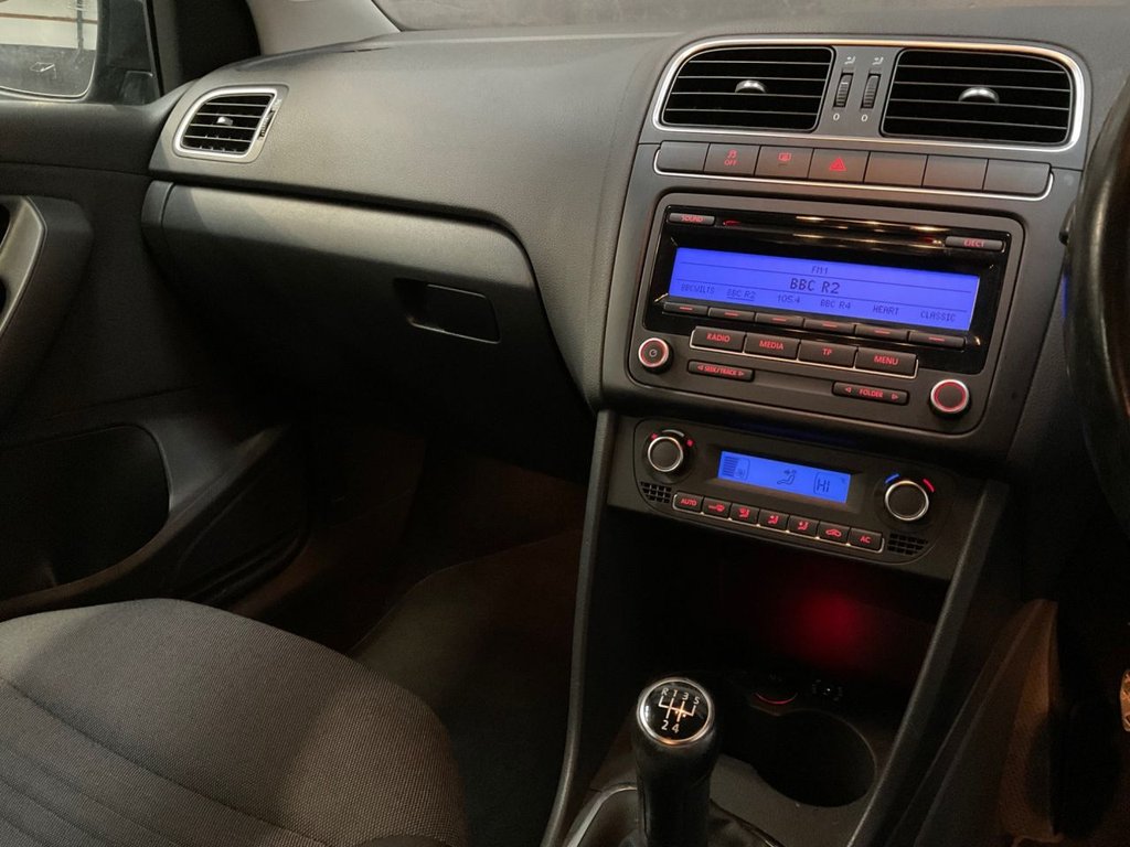 Used Volkswagen Polo 2010 for sale - 77275742: Photo 28