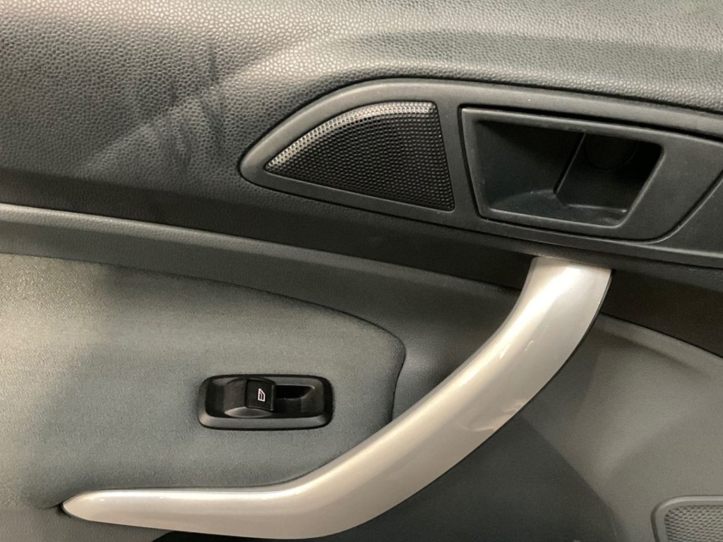 Used Ford Fiesta 2010 for sale - 76867581: Photo 21