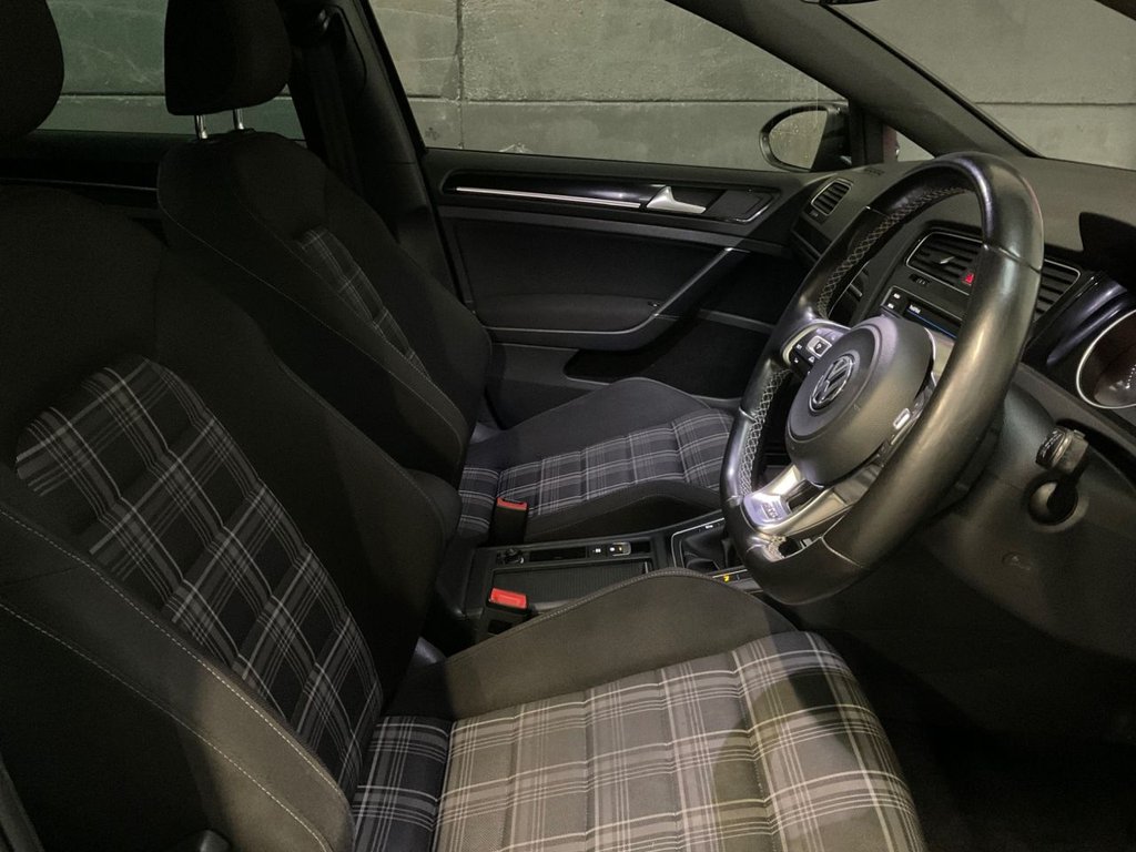 Used Volkswagen Golf 2016 for sale - 77421842: Photo 26