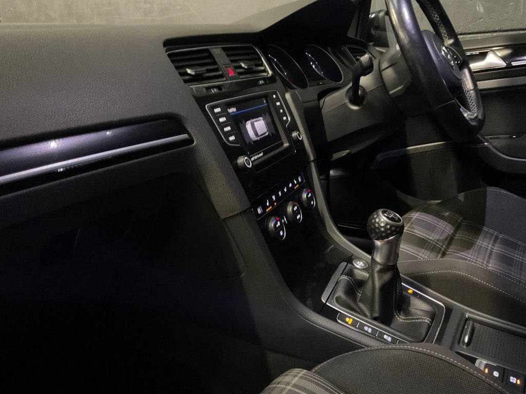 Used Volkswagen Golf 2016 for sale - 77421842: Photo 38