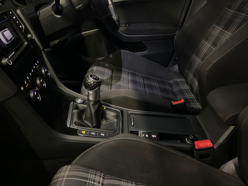 Used Volkswagen Golf 2016 for sale - 77421842: Photo 39