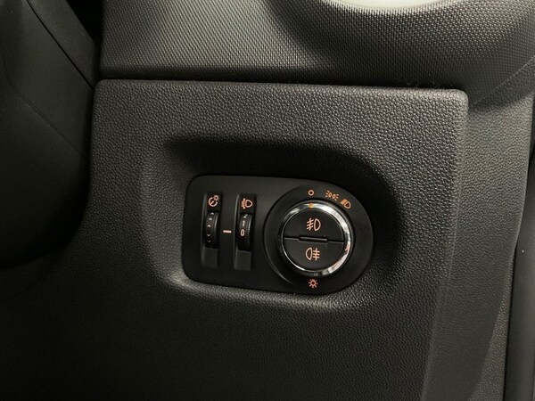 Used Vauxhall Corsa 2012 for sale - 75675899: Photo 32