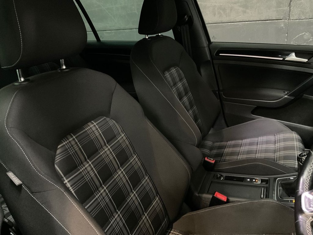 Used Volkswagen Golf 2014 for sale - 76469804: Photo 26