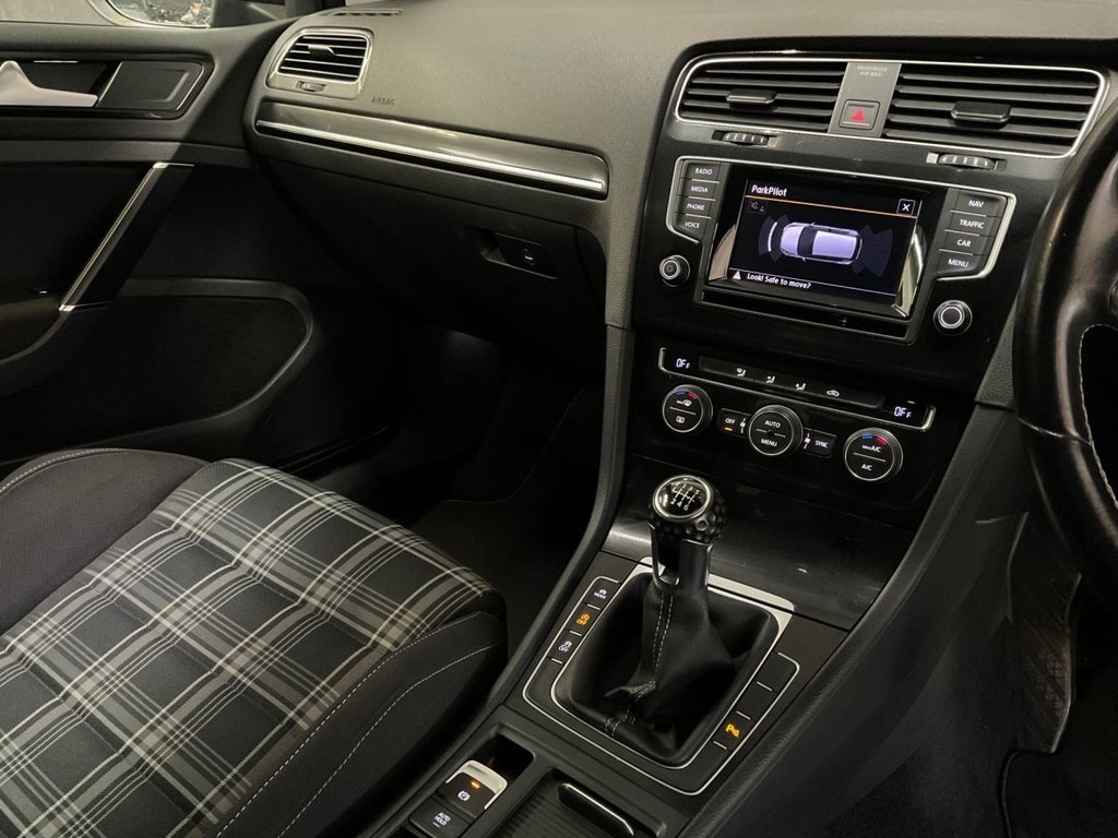 Used Volkswagen Golf 2014 for sale - 76469804: Photo 30