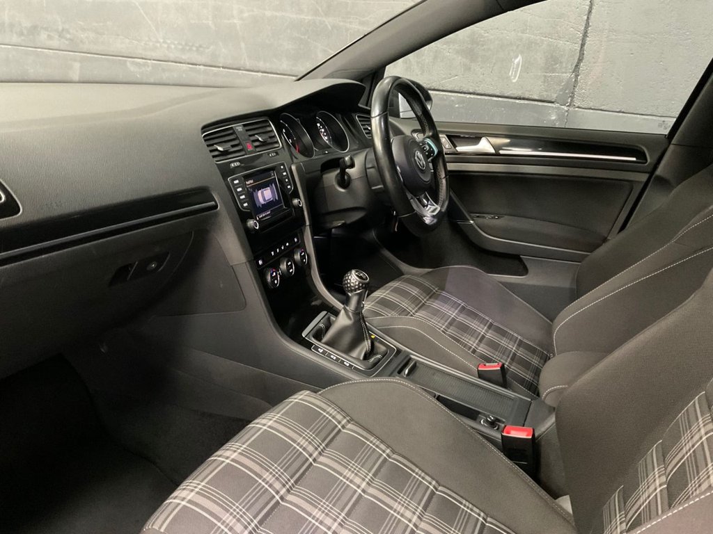 Used Volkswagen Golf 2014 for sale - 76469804: Photo 38