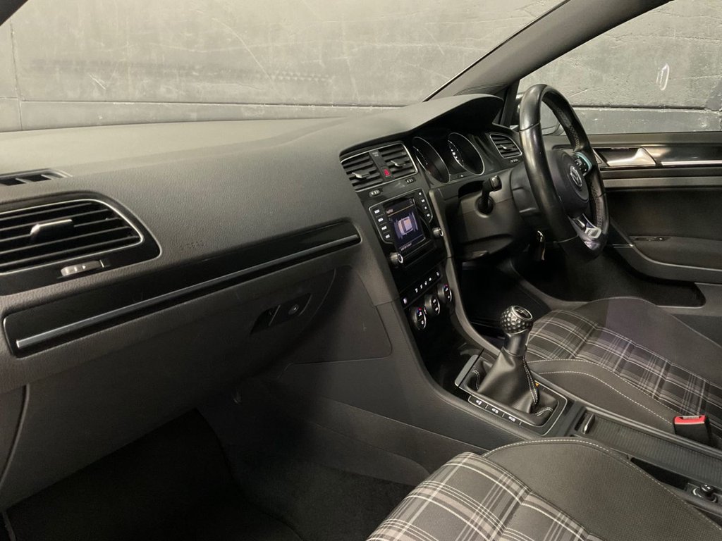 Used Volkswagen Golf 2014 for sale - 76469804: Photo 39