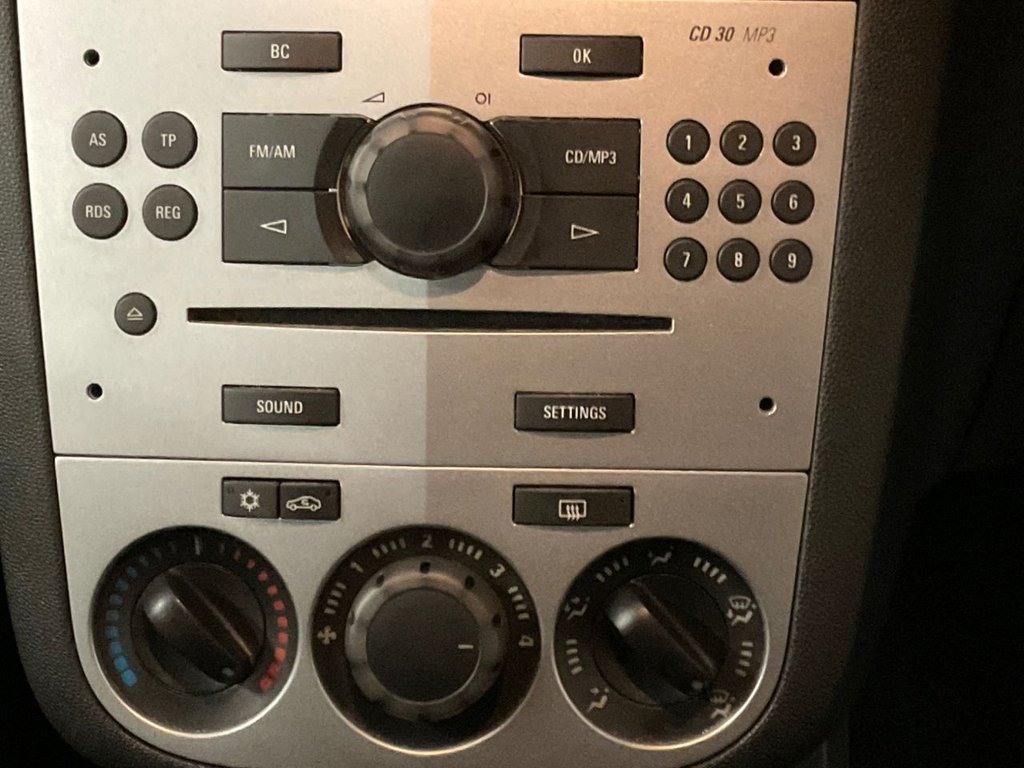 Used Vauxhall Corsa 2011 for sale - 77065123: Photo 22