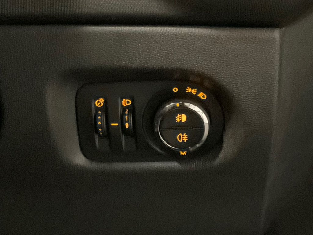 Used Vauxhall Corsa 2011 for sale - 77065123: Photo 24