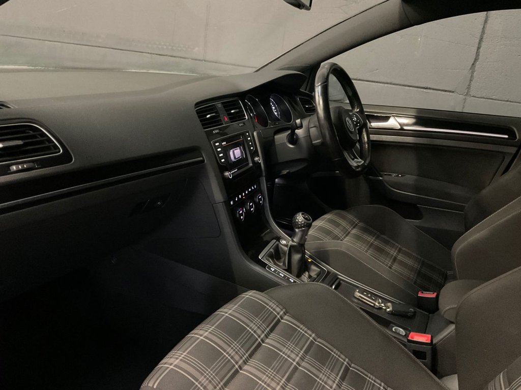 Used Volkswagen Golf 2015 for sale - 76768132: Photo 27